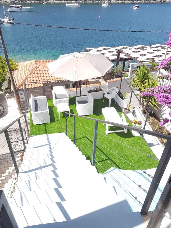 شقة Waterfront Townhouse Sunset View With Garage بيغوفا المظهر الخارجي الصورة