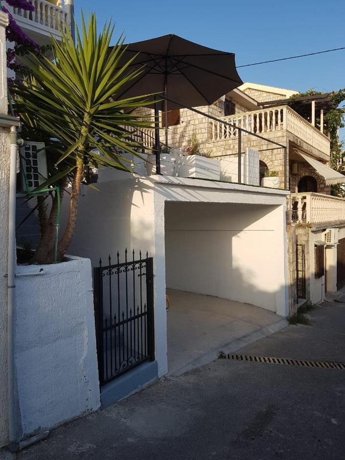 شقة Waterfront Townhouse Sunset View With Garage بيغوفا المظهر الخارجي الصورة